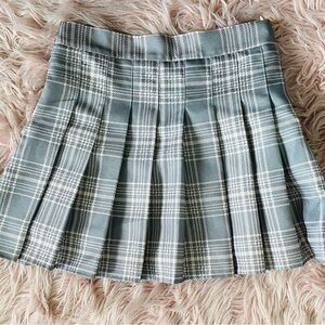 Plaid Pleated Skirt in Gray